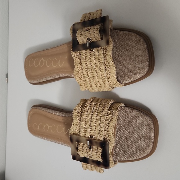 Cute sandals - Picture 2 of 3